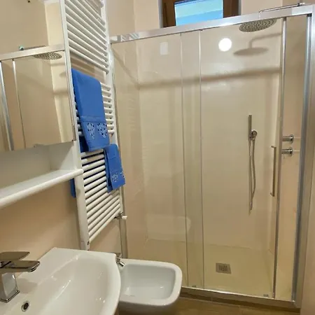 דירה With Big Terrace And Direct Access To The Beach ורנה