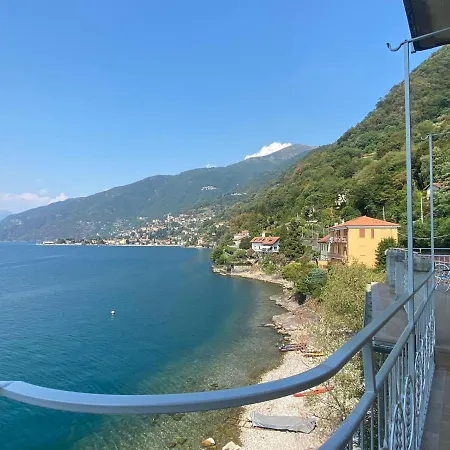 Appartement With Big Terrace And Direct Access To The Beach Varenna