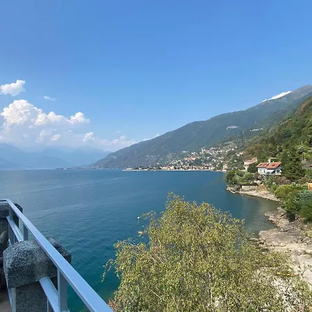 With Big Terrace And Direct Access To The Beach Apartment Varenna