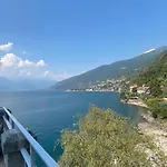 With Big Terrace And Direct Access To The Beach Apartmán Varenna